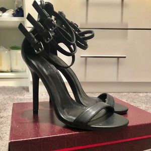 Black strappy heels 5”1/2